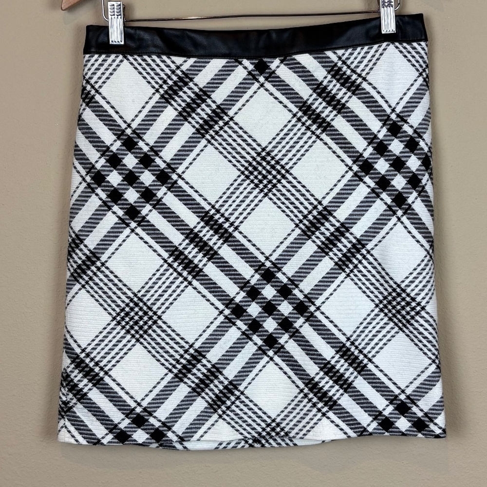 White House Black Market Checkered Mini Skirt